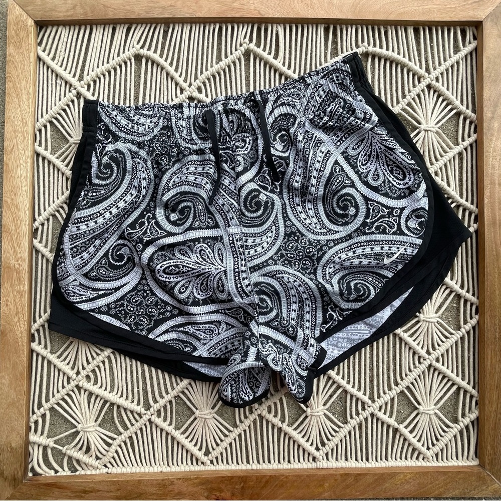 Nike Shorts Size Medium